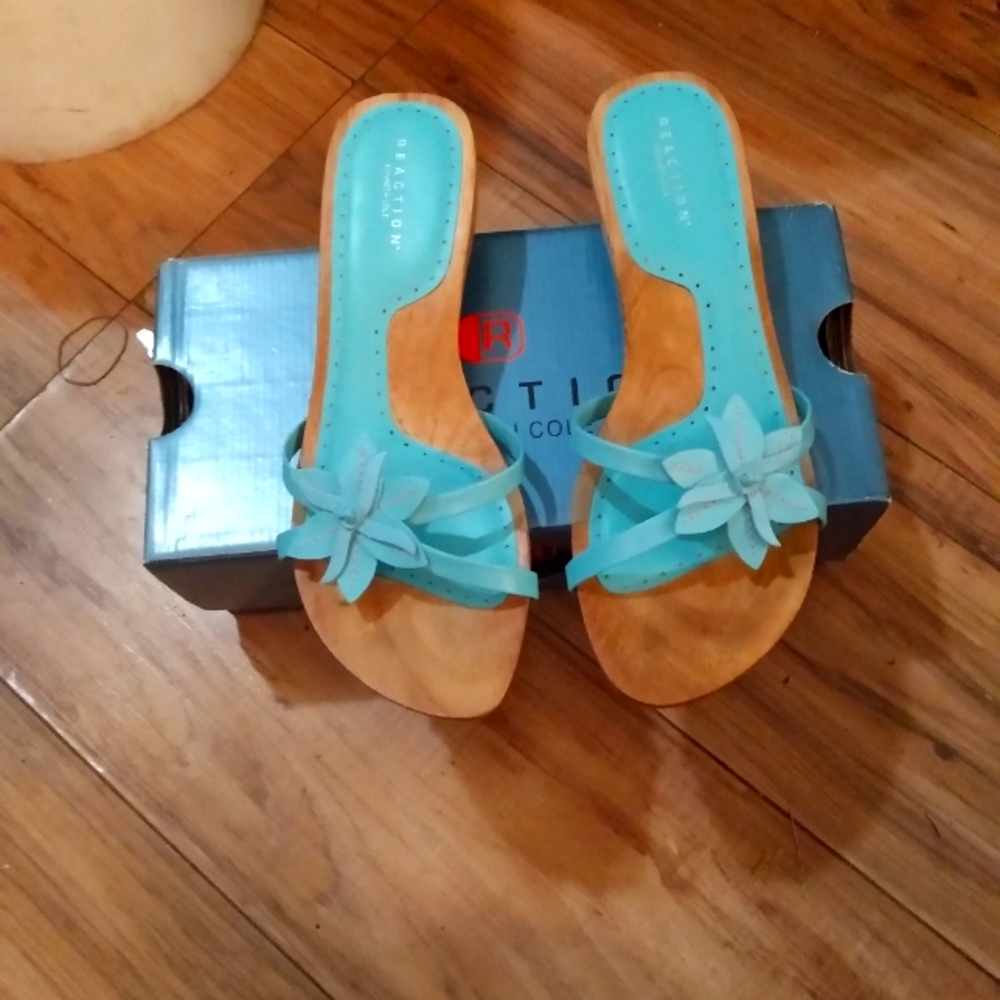 Kenneth Cole Reaction Teal Mini Wedge Sandals